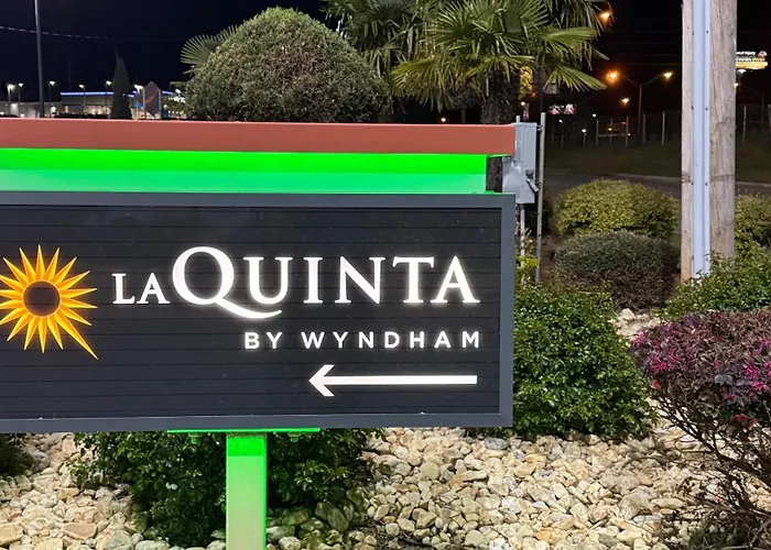 La Quinta By Wyndham Forsyth